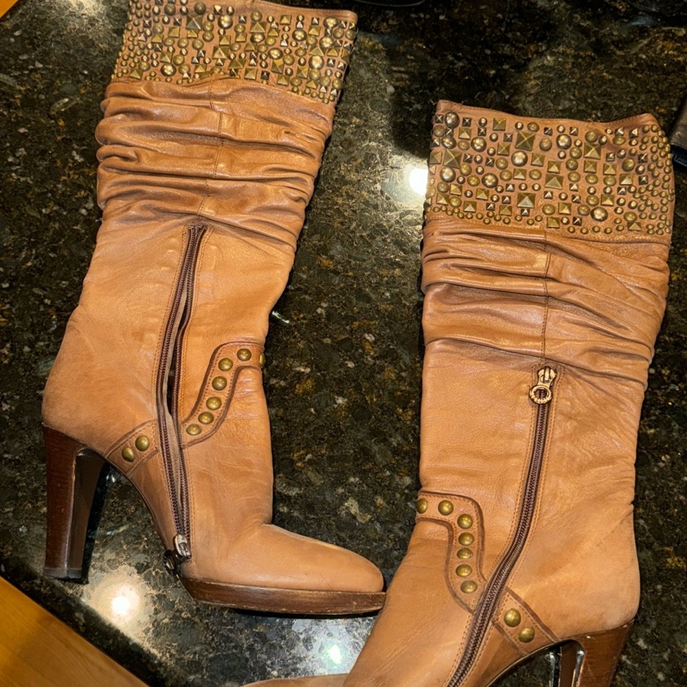 Vero Cuoio Brown Leather Heeled Boots